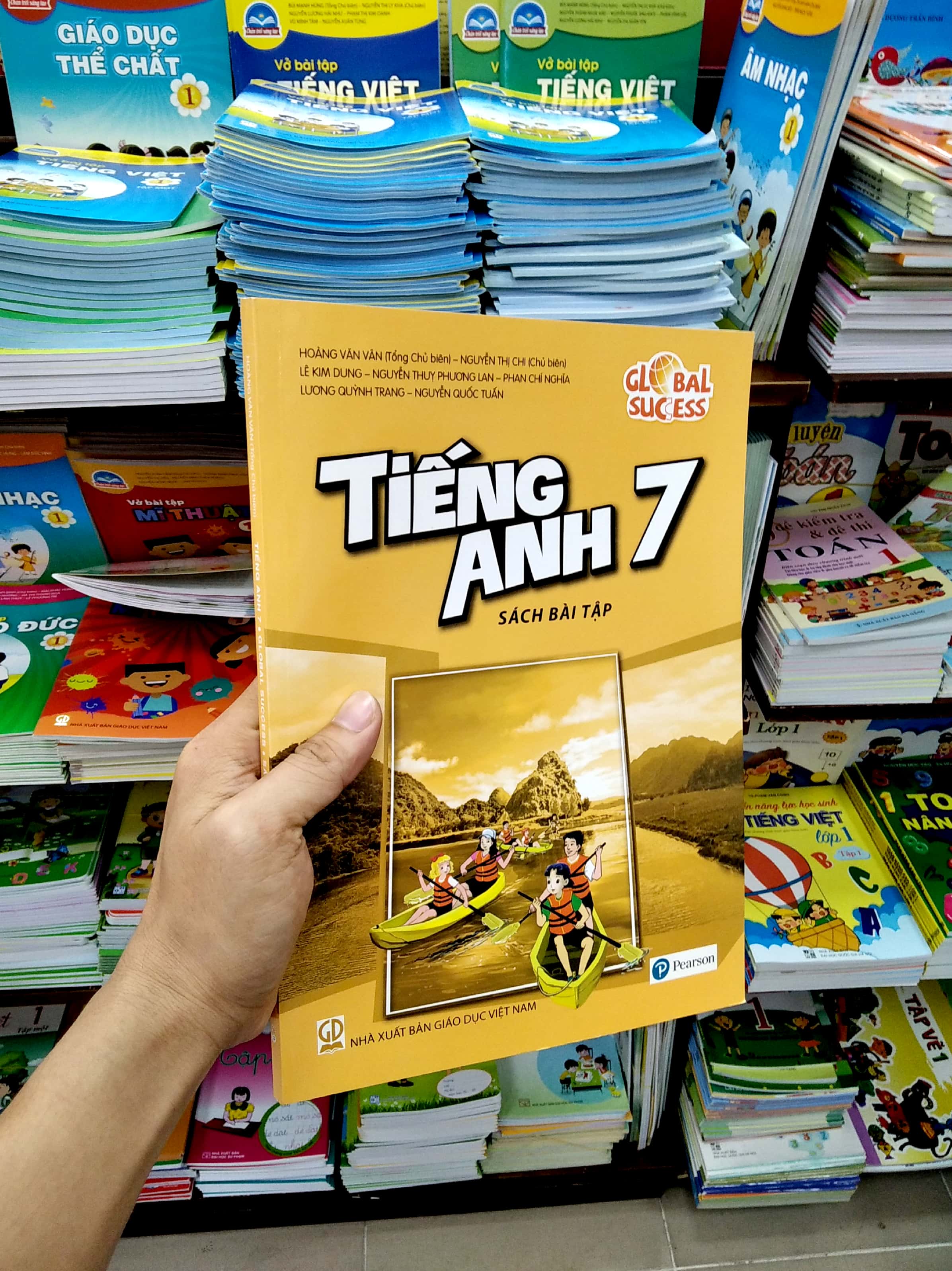 Tiếng Anh 7 - Sách Bài Tập (Phiên Bản 2026) - Ảnh 7